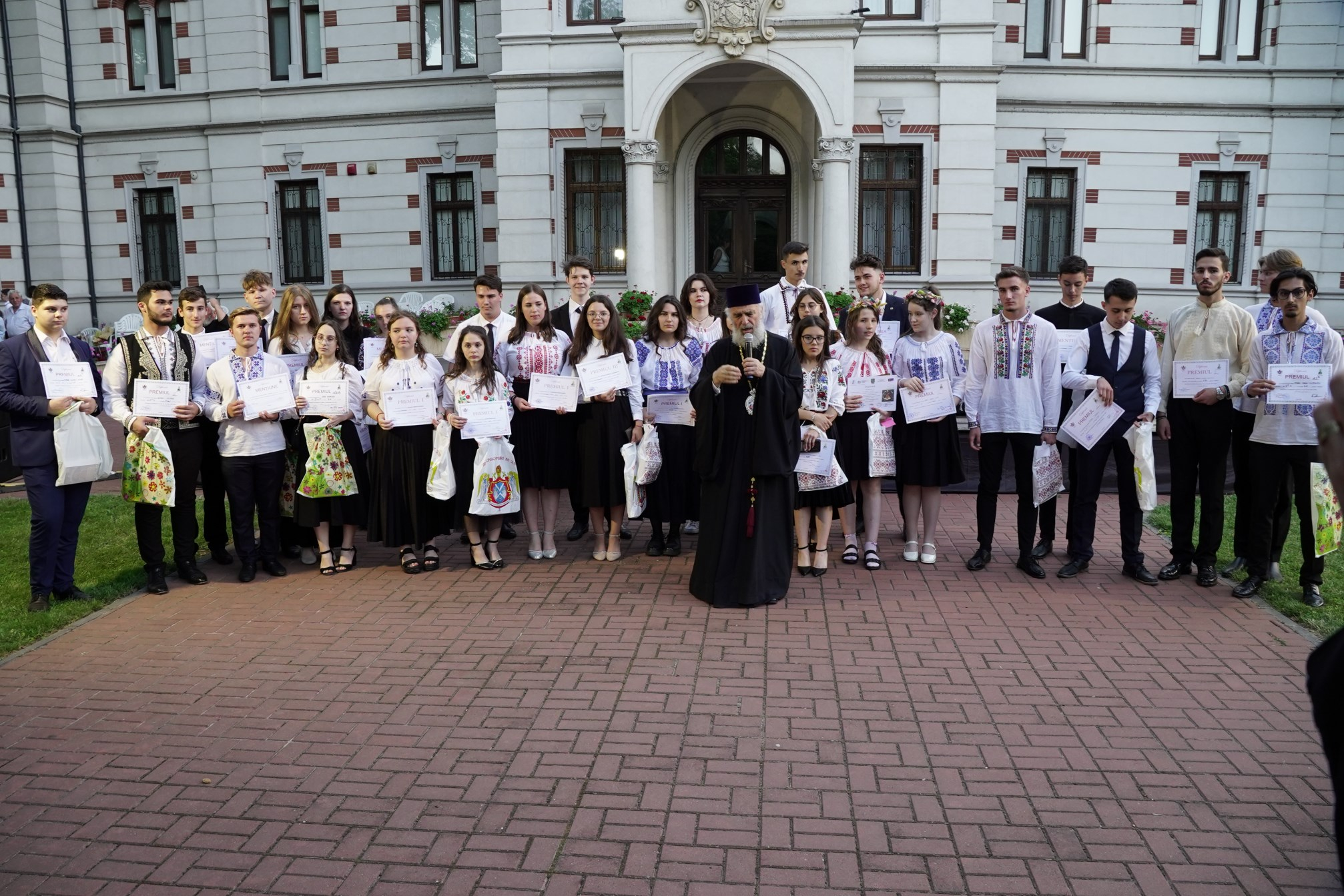 Serbare și festivitate de premiere a elevilor seminariști gălățeni