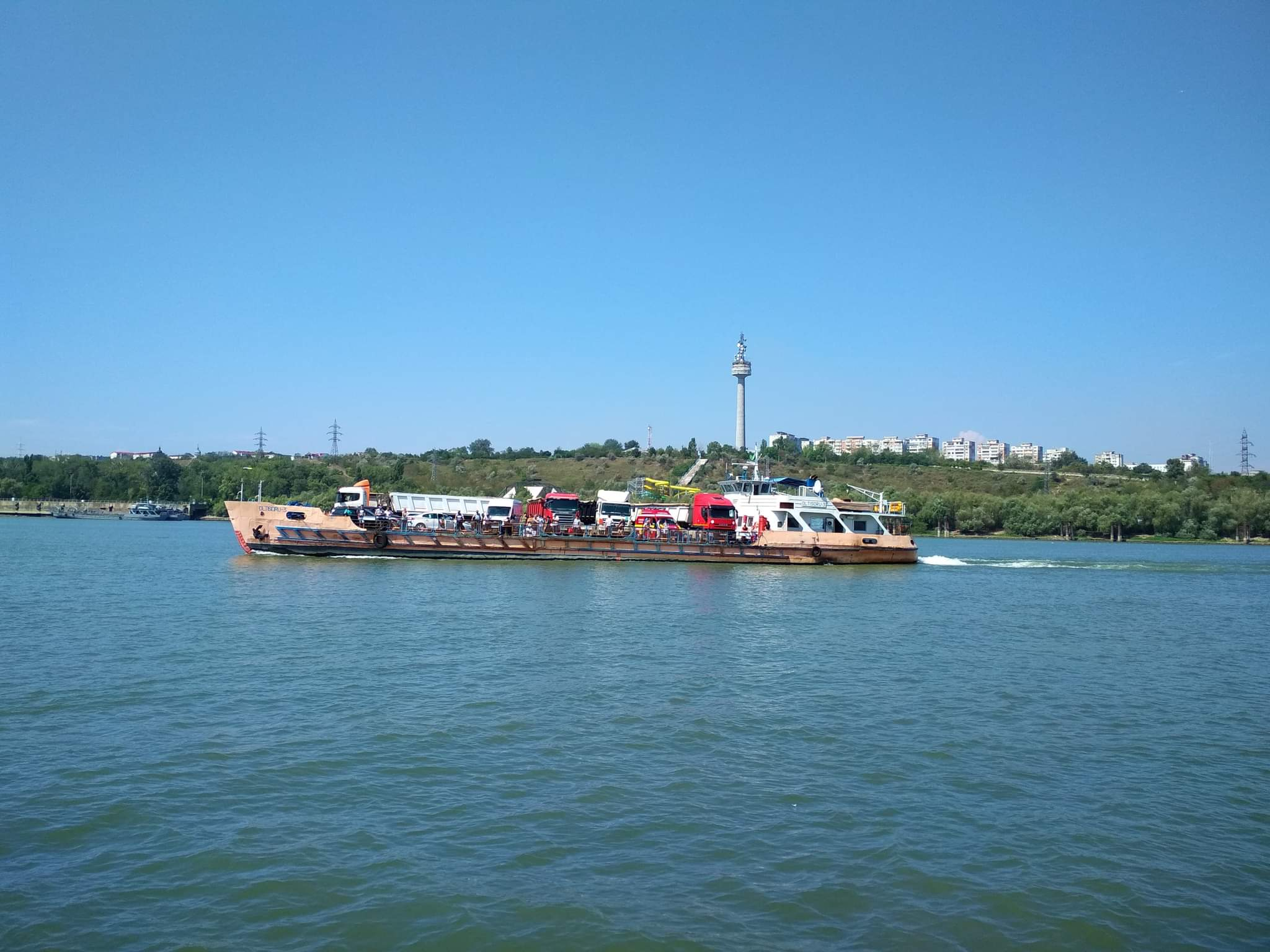 Două bacuri din trei, timp de 4 ore