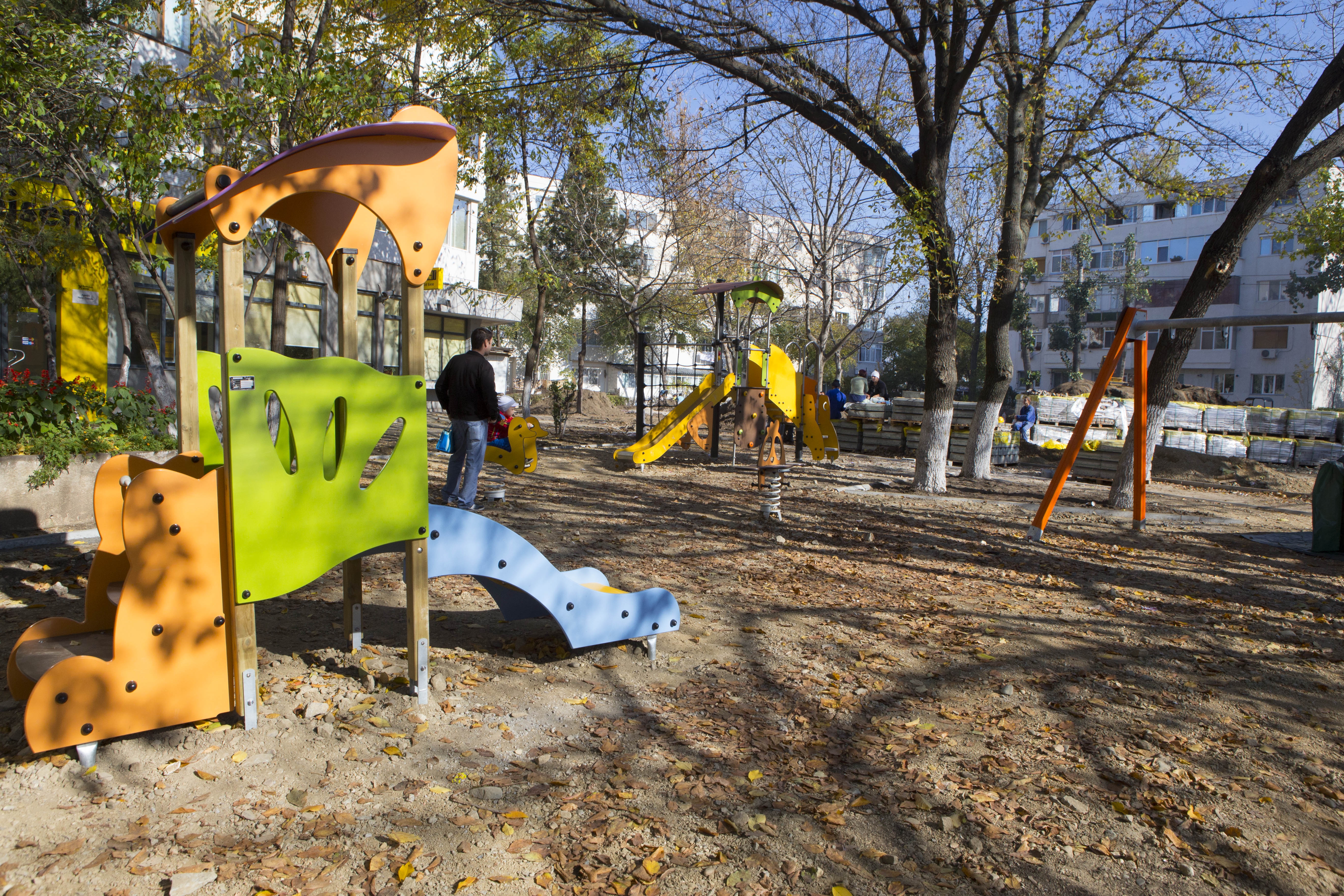 Un strop de civilizaţie şi confort în Aviaţiei/ Primul parc de cartier construit de la zero 