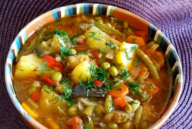 Ghiveci de legume, mâncare de post sau garnitură