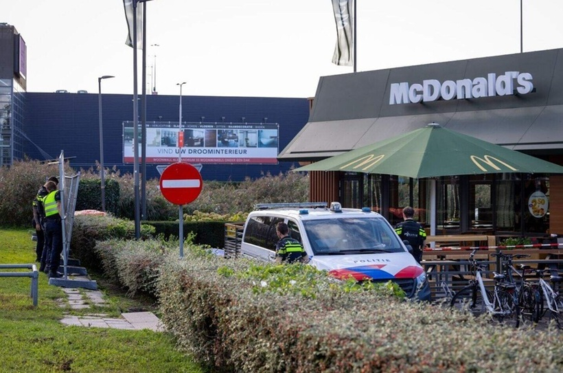 Copii înarmați provoacă panică în mari oraşe europene