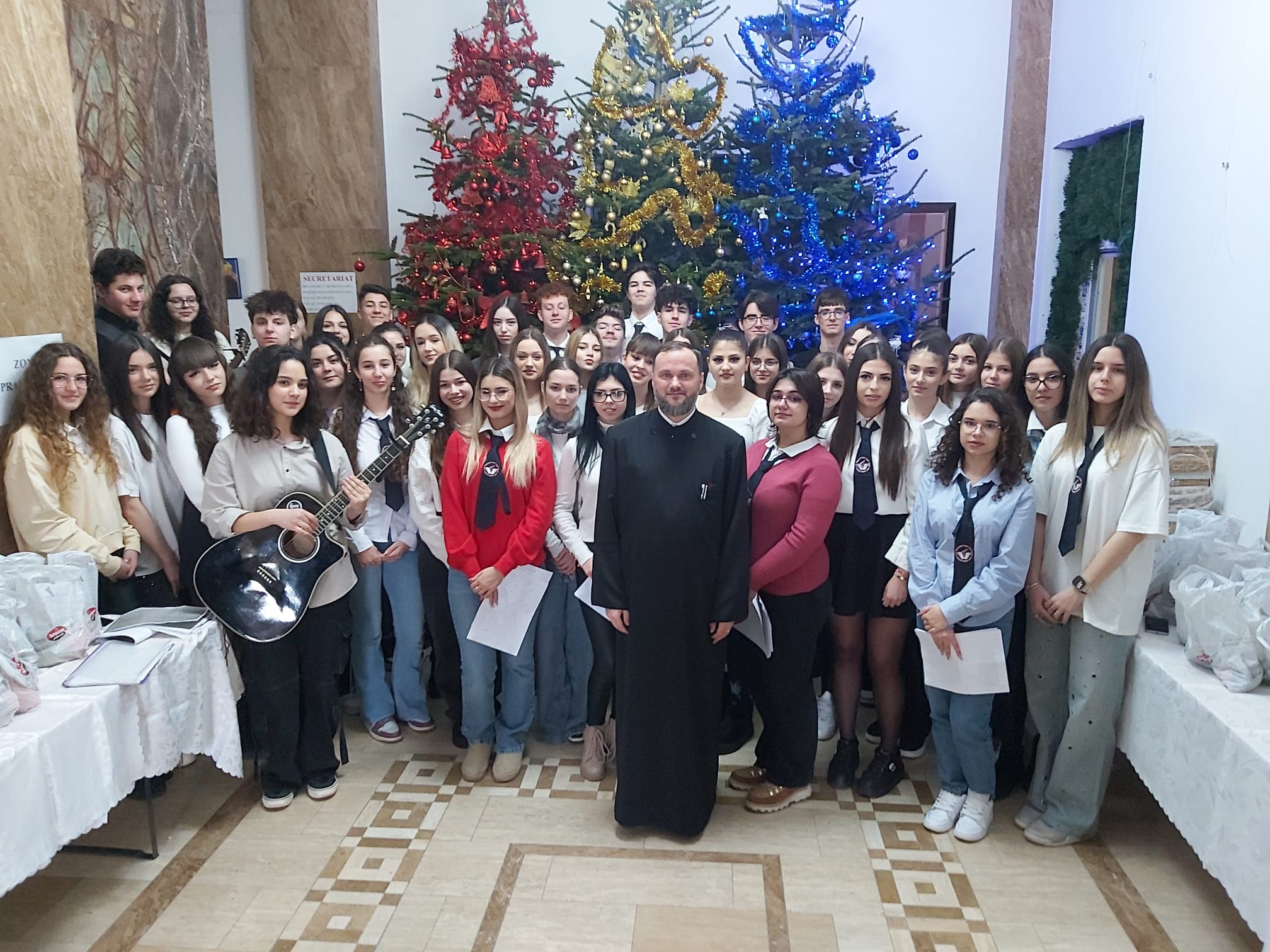 Emoţie transmisă de corul Colegiului „Al. I. Cuza” (video)