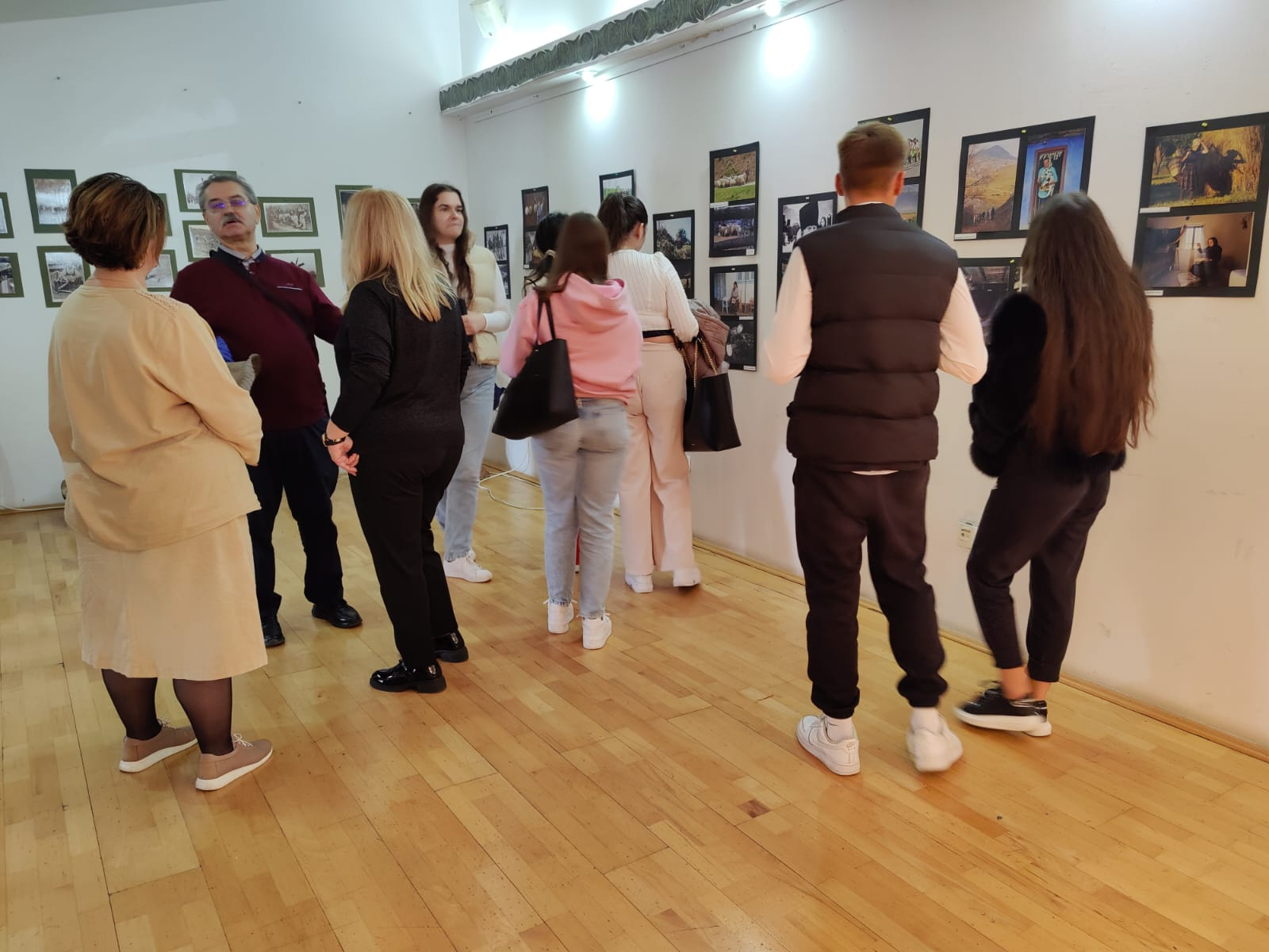 Cum păstrăm identitatea şi memoria colectivă a comunităţii