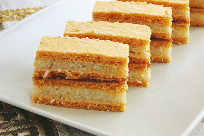 Prăjitură cu griș și gem