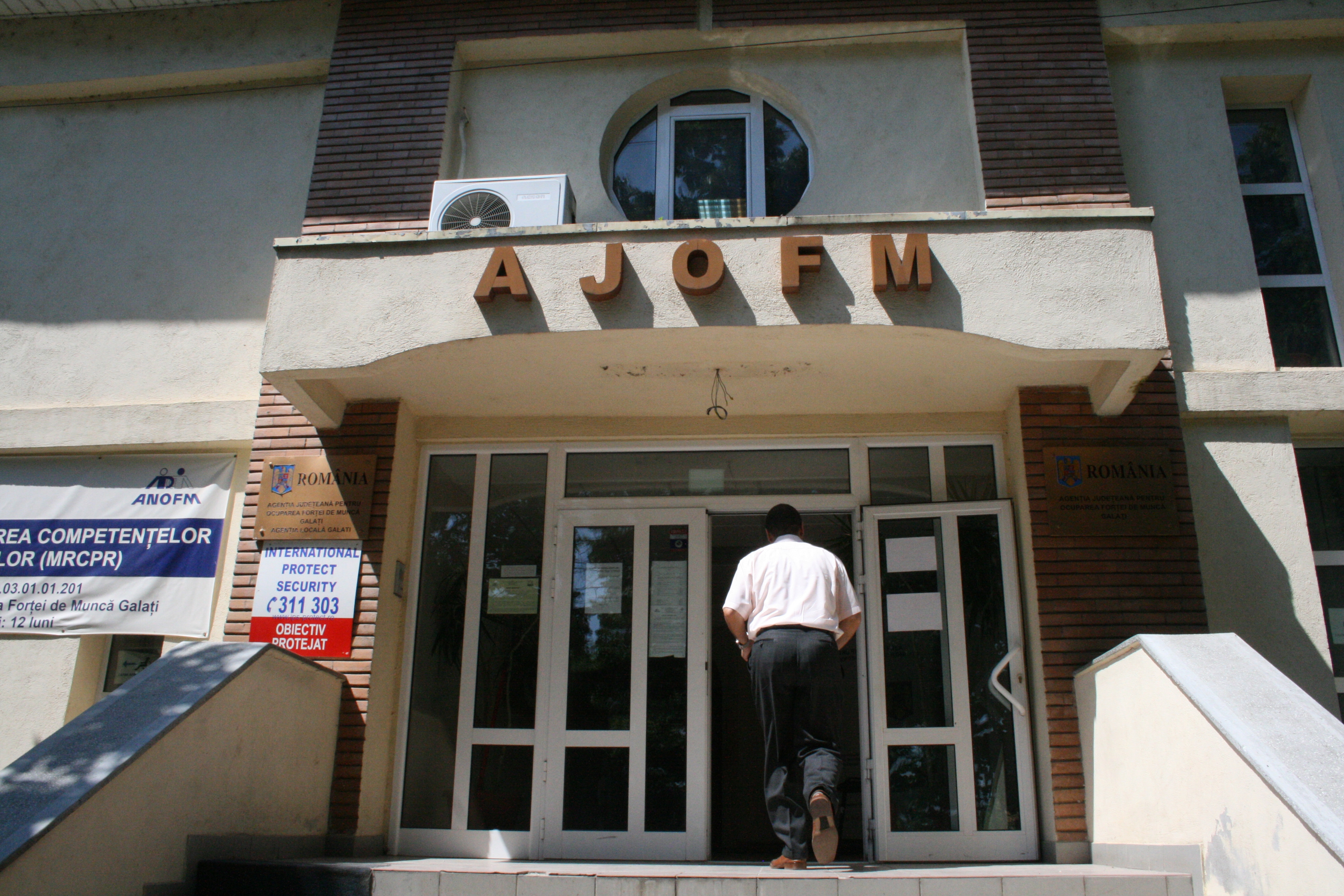 De la o lună la alta, Galaţiul s-a "ÎMBOGĂŢIT" cu aproape 1.000 de ŞOMERI