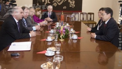 China investeşte, dar nu bagă în traistă!