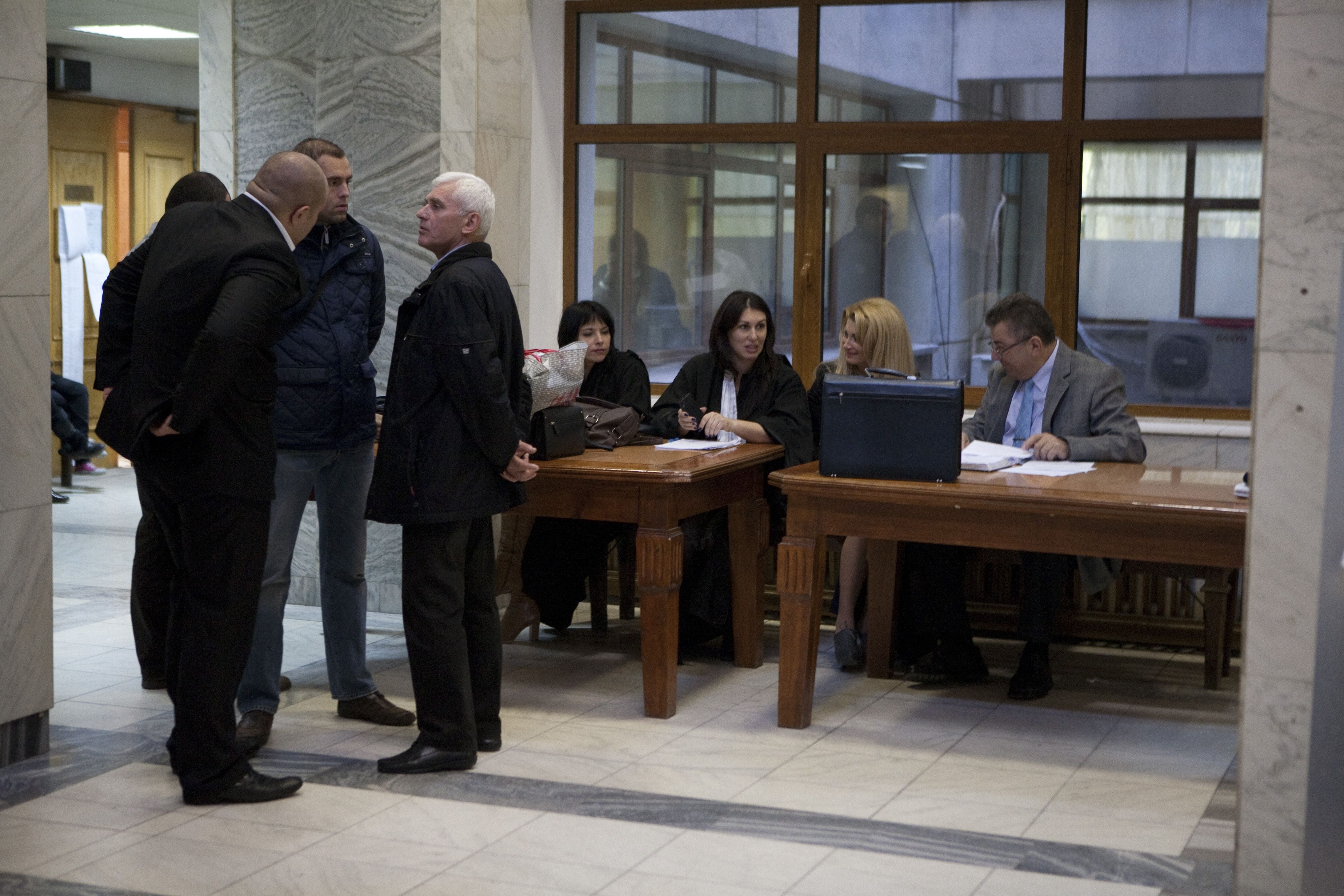 O mamă CERE un milion de euro de la cei care i-au UCIS fiul