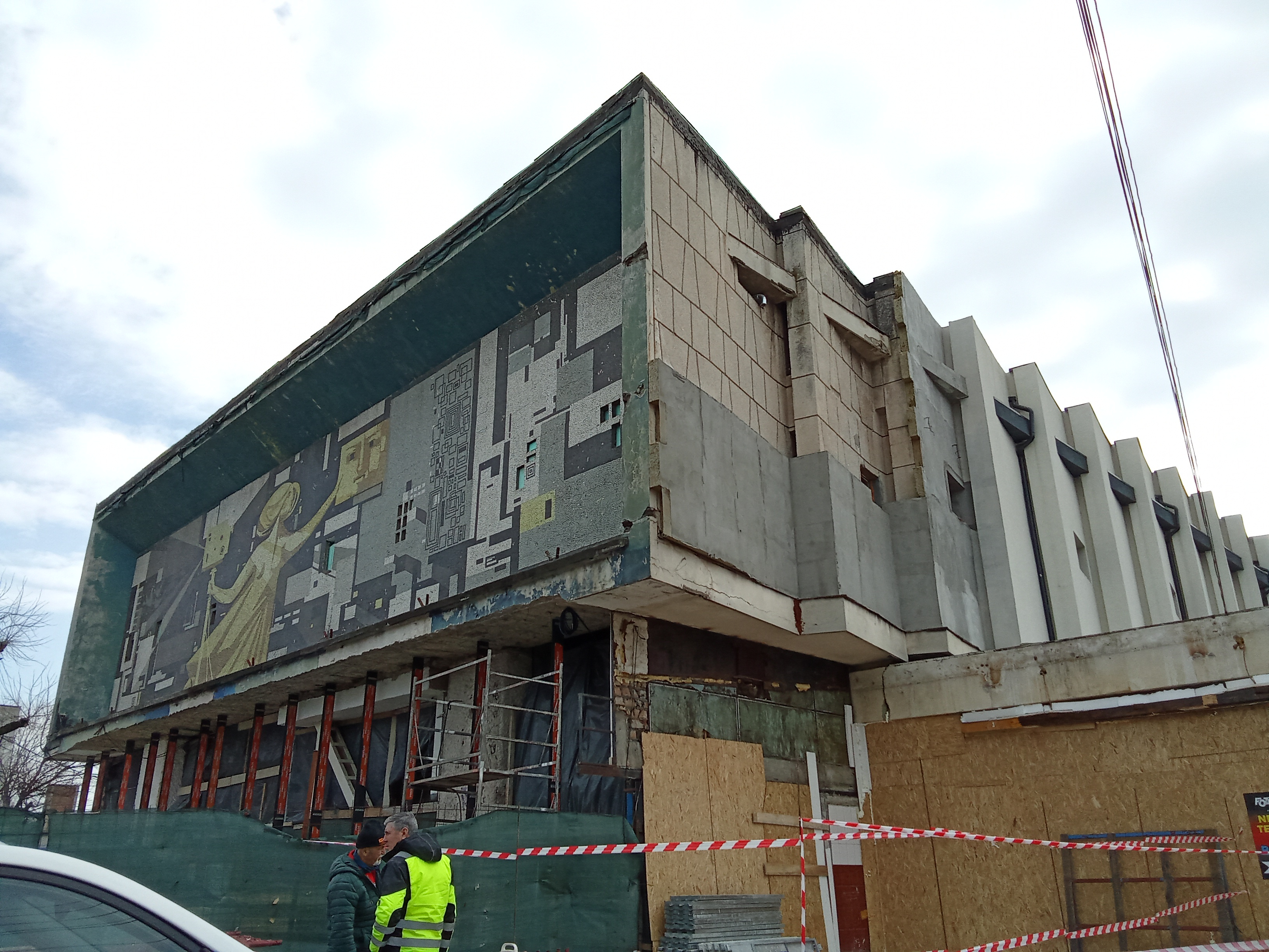 Poza zilei. Demolări pe șantierul viitorului sediu al Teatrului „Gulliver”