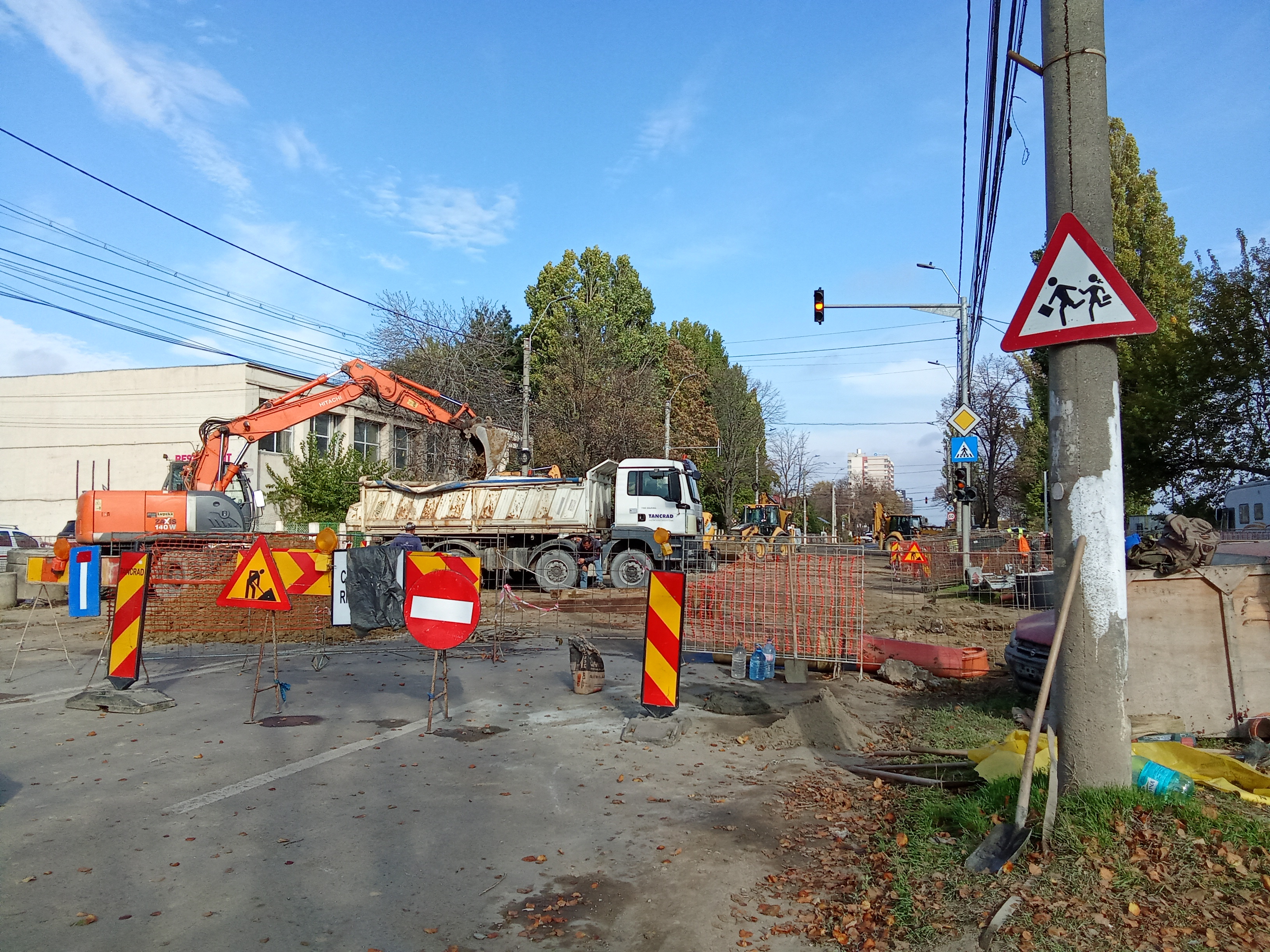 Când ar trebui să se încheie modernizarea bulevardului Coşbuc (FOTO)