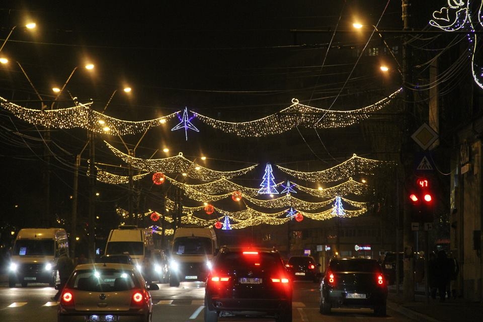 Lumini şi de Crăciunul pe stil vechi, deşi sărbătorile s-au dus