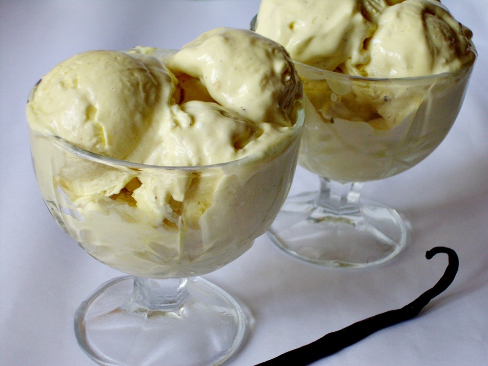 Înghețată de vanilie extracremoasă de casă