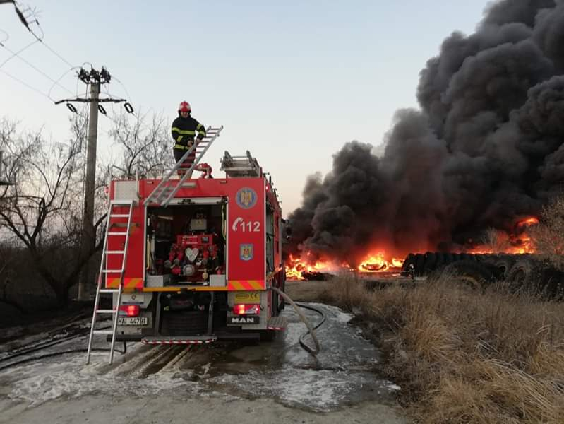 UPDATE | Sancțiuni în cazul incendiului puternic din Zona Liberă