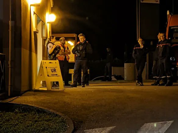 Atac armat la o petrecere din Franţa