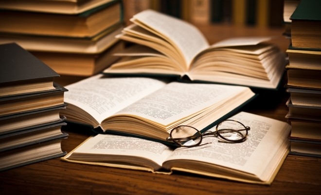 PREŢUL CĂRŢILOR a SCĂZUT cu aproape 4 la sută