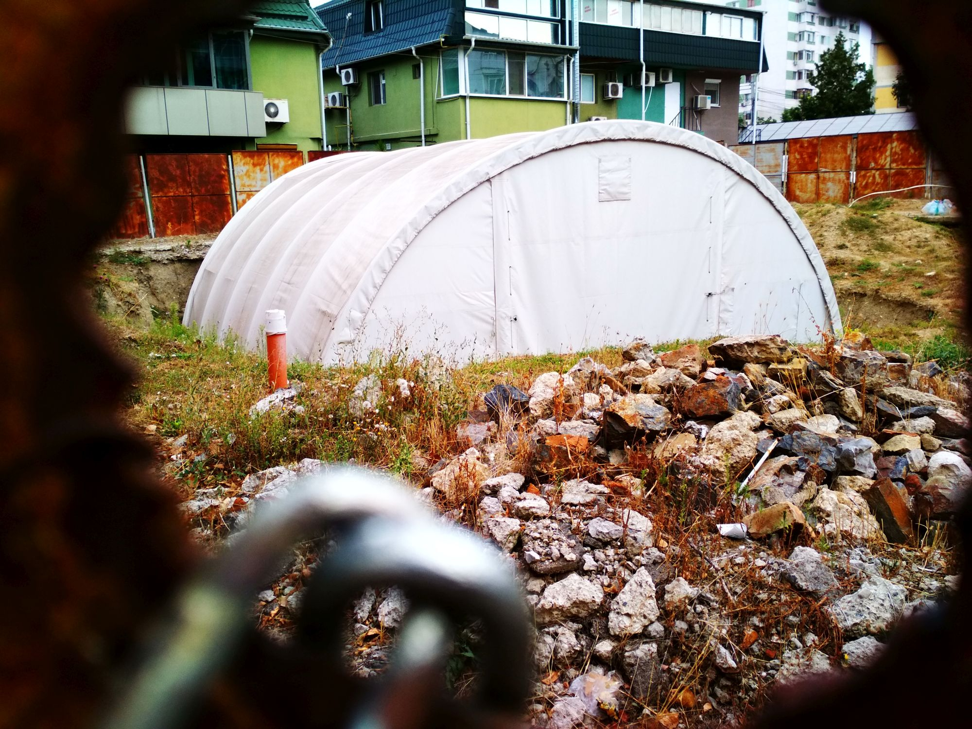 Cavoul Roman, afectat de mucegai și mușchi. Este nevoie de lucrări urgente de conservare