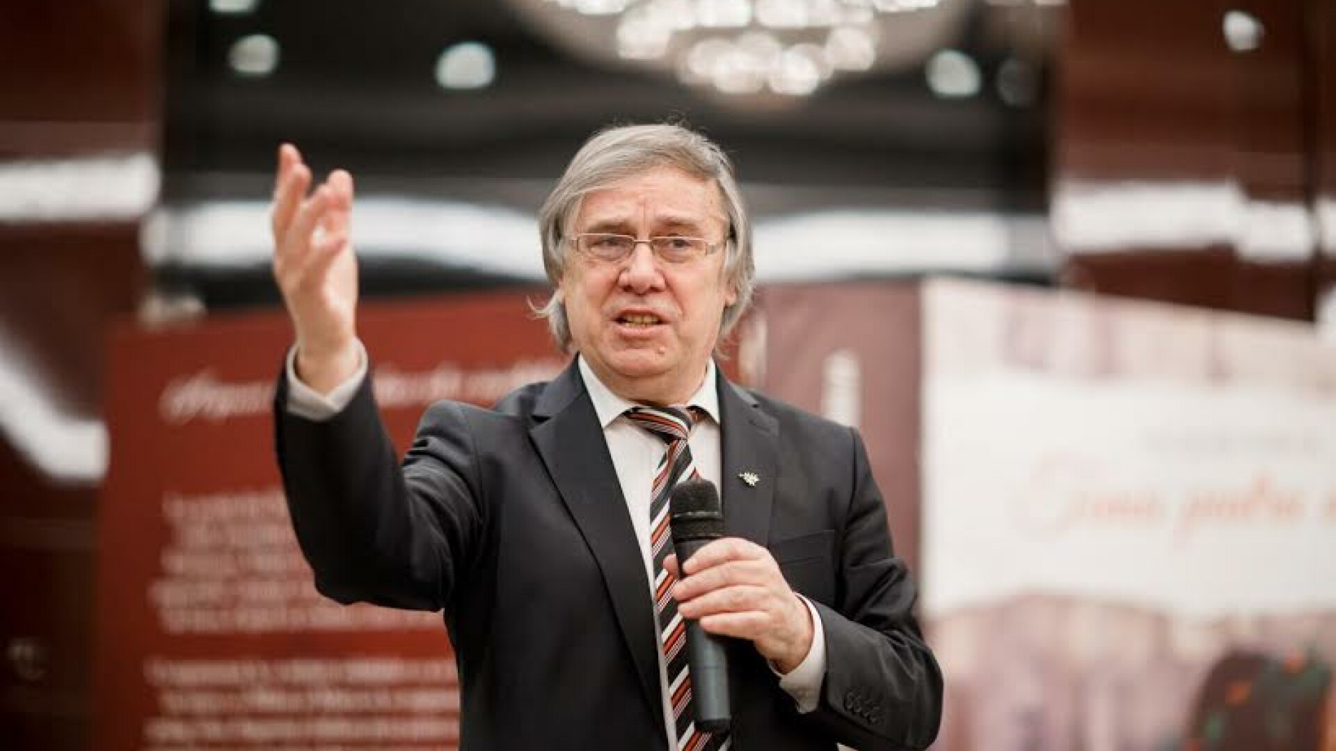 Întâlnire dedicată poetului Nicolae Dabija la Casa "Cuza Vodă”