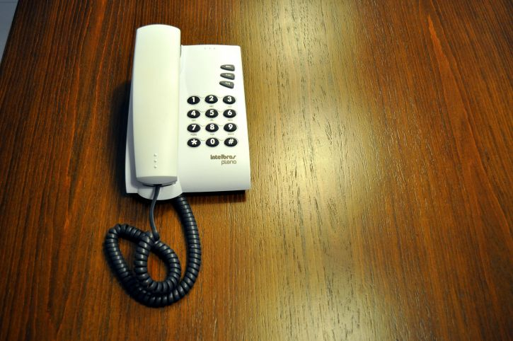 Portarea numărului de telefon fix, în dezbatere