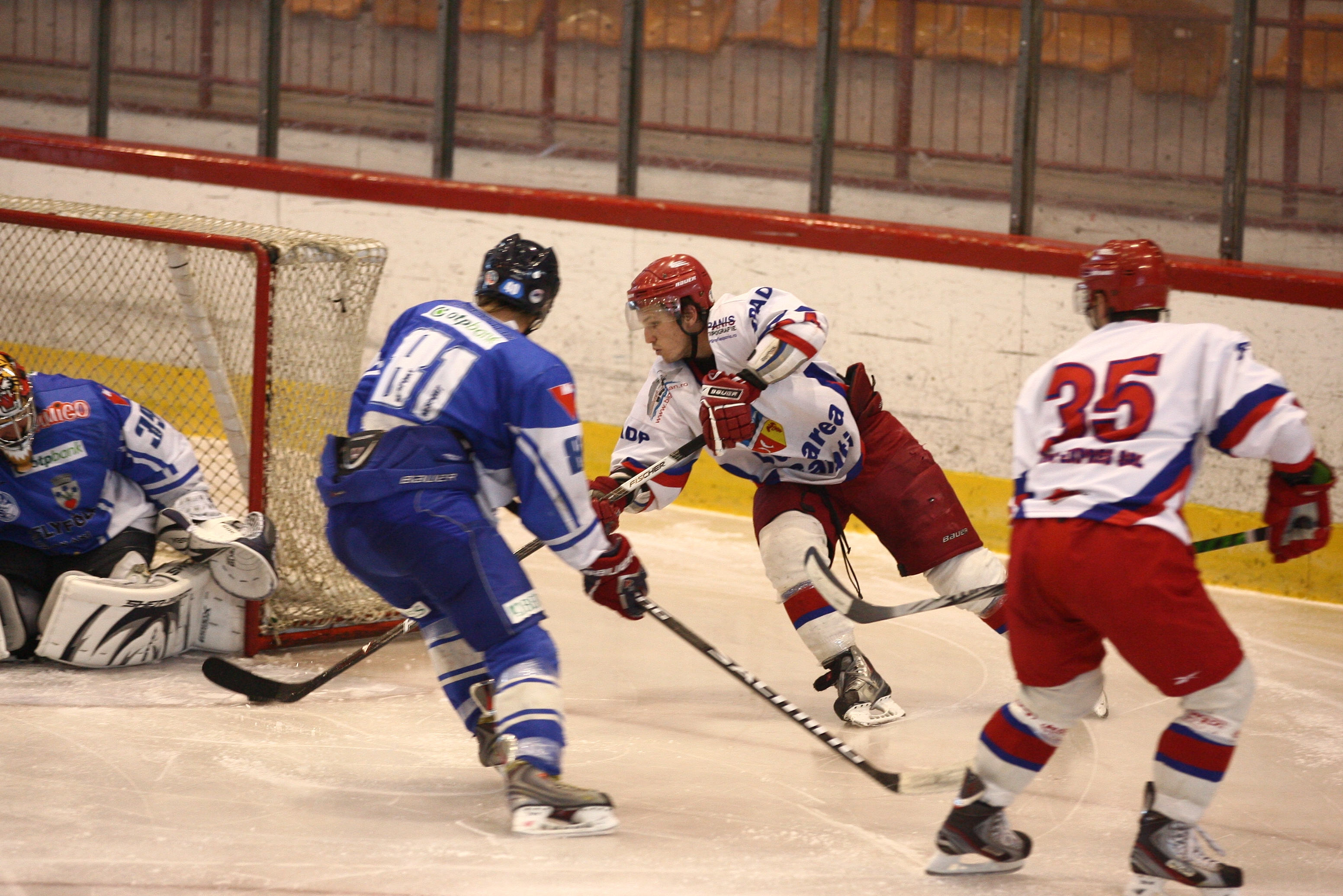 Situaţie fără precedent/ Campionatul de hochei, tocmai din ianuarie