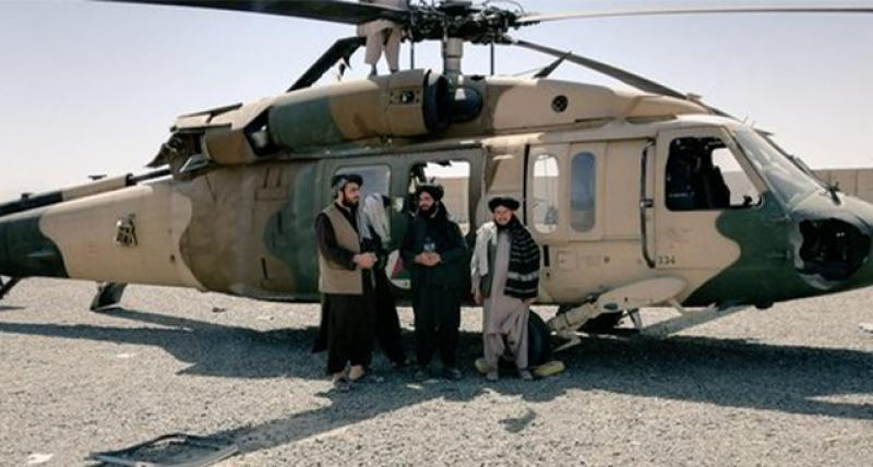 Elicoptere „Black Hawk” capturate de talibani