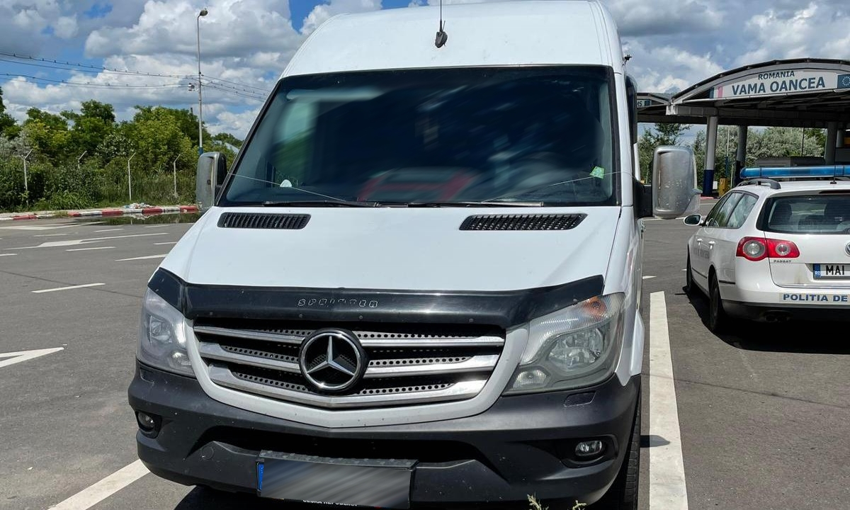 Microbuz căutat de autoritățile bulgare, descoperit la Oancea