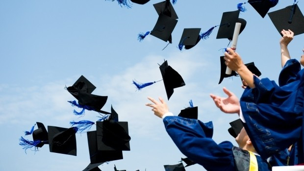 Prima opţiune pentru absolvenţi, ȘOMAJUL