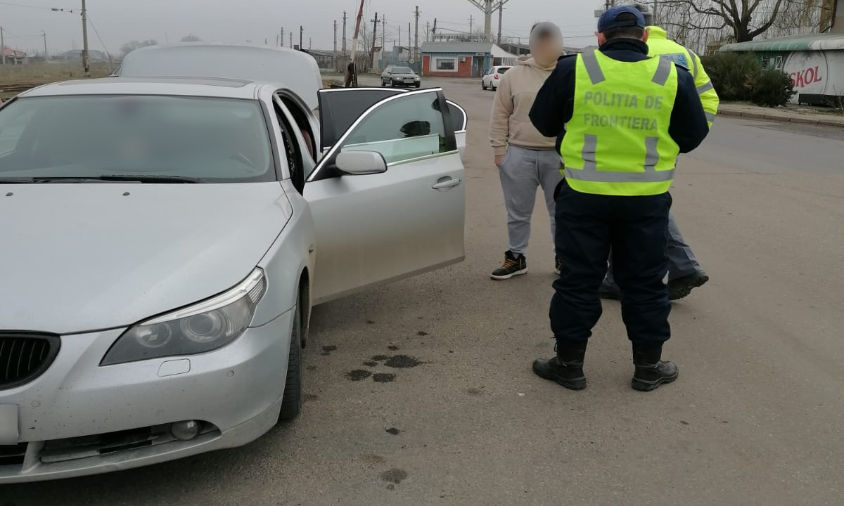 I-a dat maşina unui tânăr fără permis