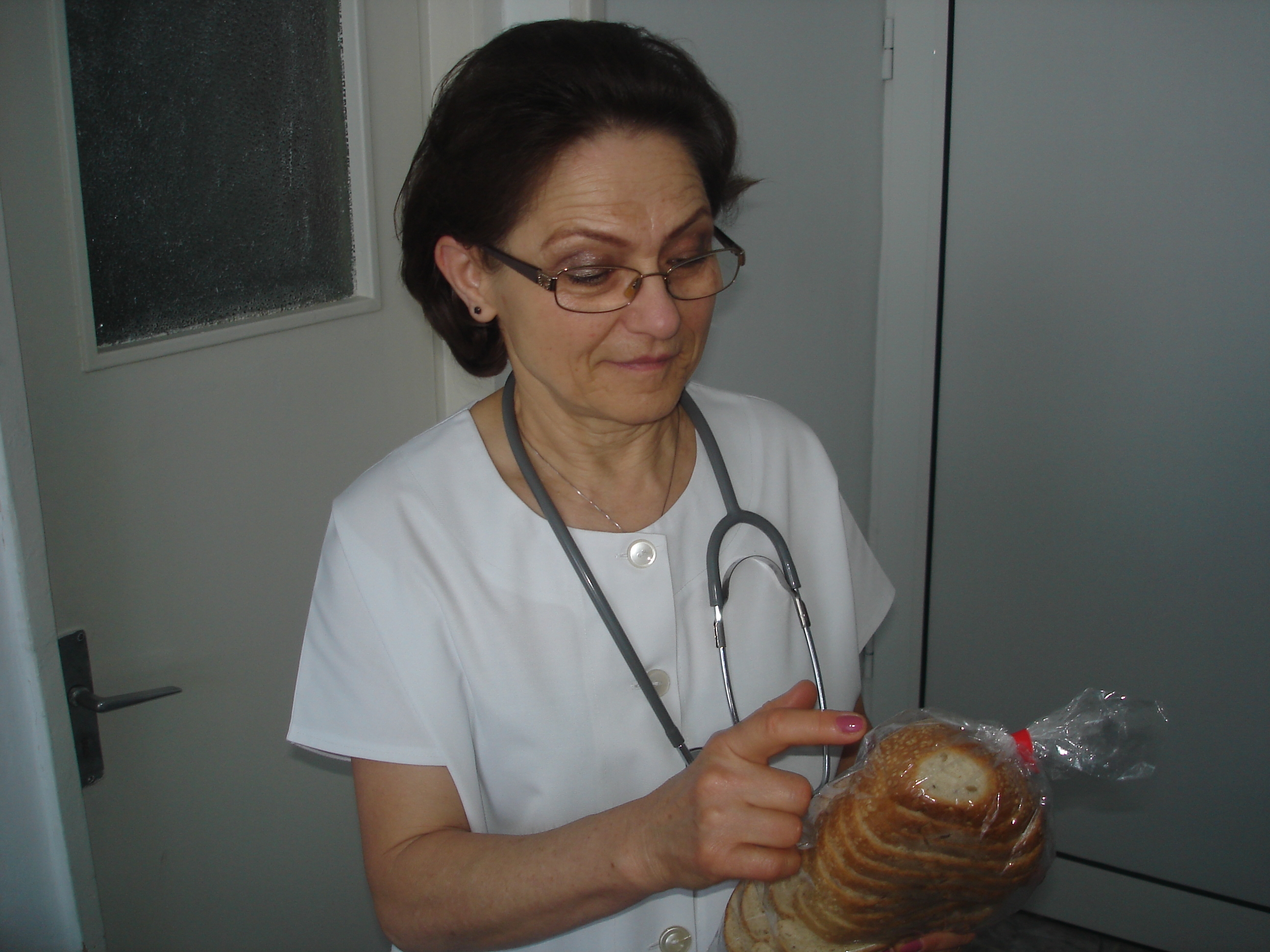 Campanie VL "Ştii ce mănânci?": Pâinea integrală din făină albă, un alt fals