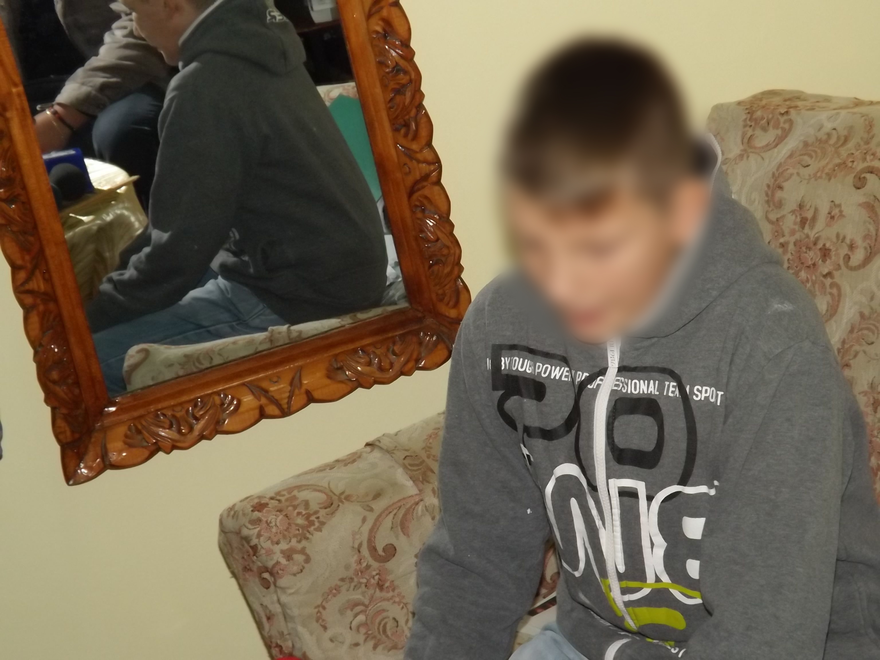 DRAMA CUMPLITĂ a unui ORFAN de 14 ani: Împins către SINUCIDERE de colegii AGRESORI