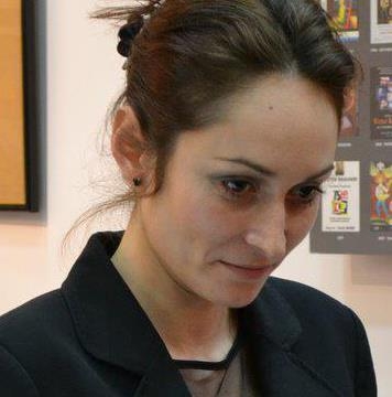 Cronică de cenaclu: Zăpezi, zei şi zâmbete prinse-n bolduri