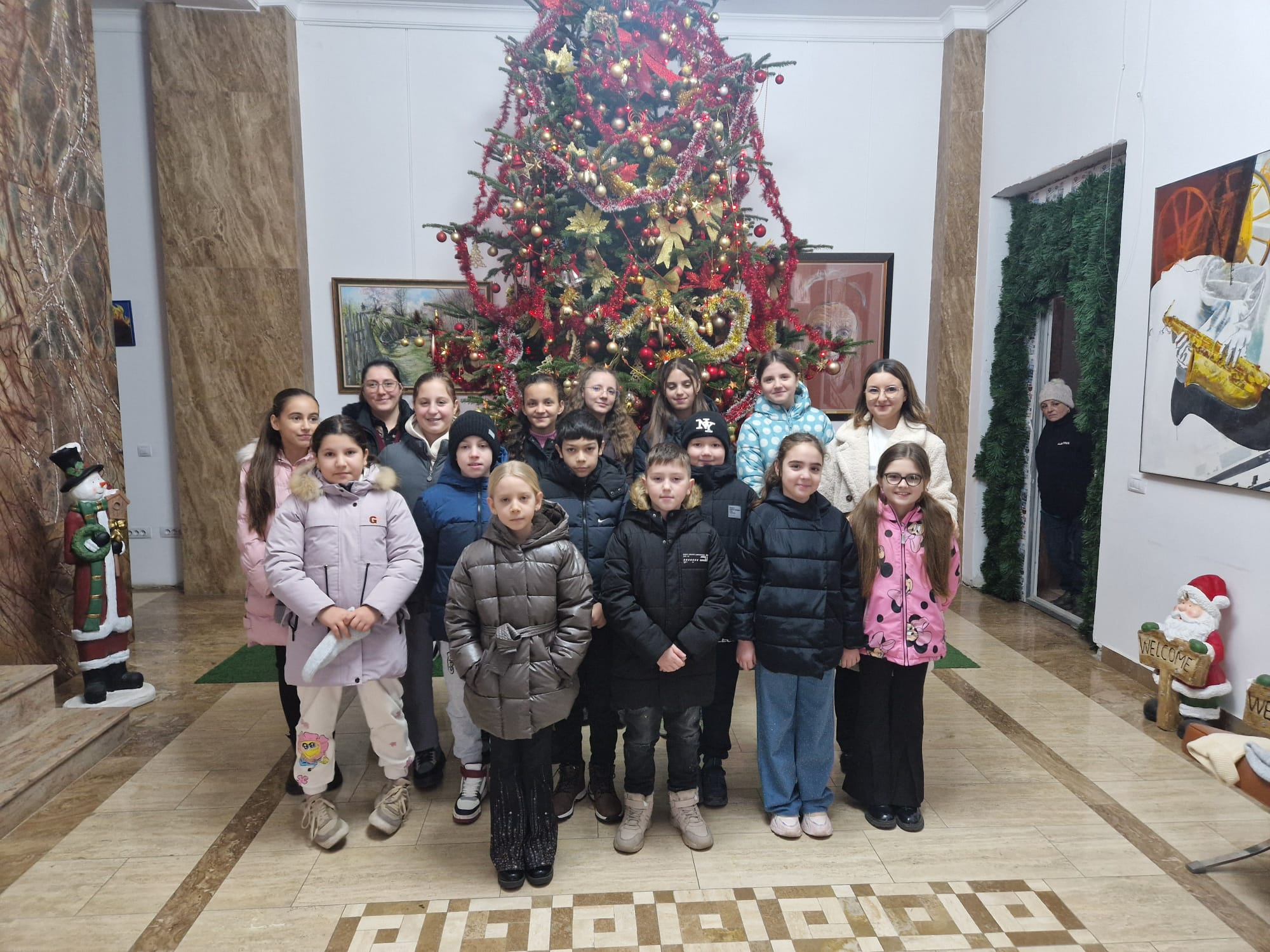 Copii de la Centrul de zi al Fundaţiei "Inimă de copil"din Pechea, cu colinda la "Viaţa liberă" (VIDEO)