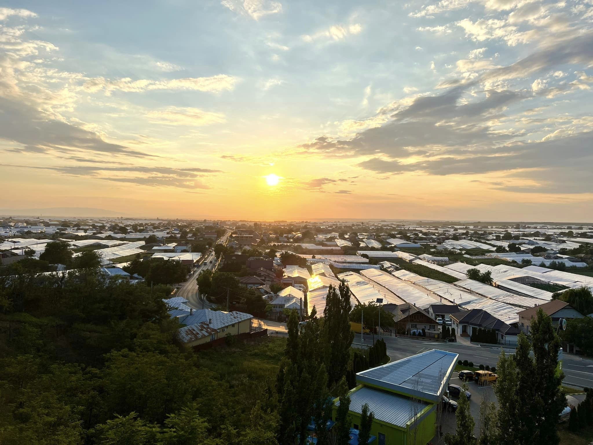 Trei asocieri de firme vor să asfalteze la Matca