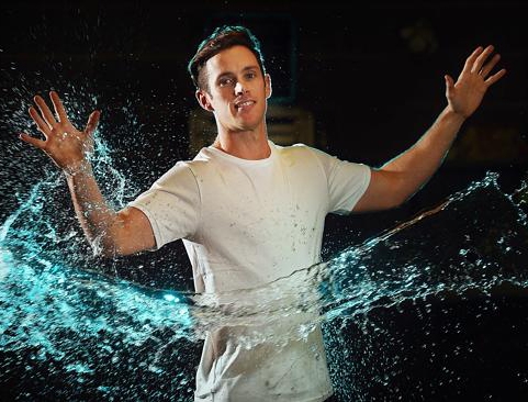 (VIDEO) S-a inventat TRICOUL care NU SE MURDĂREŞTE şi NU SE UDĂ