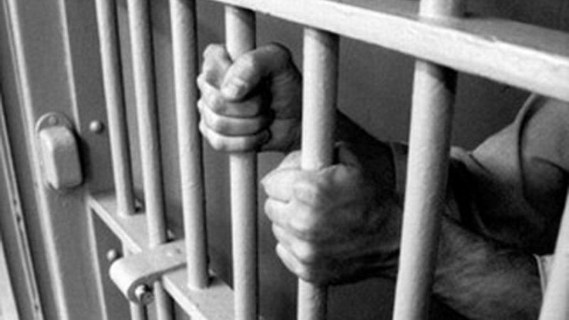 Condamnat la 17 ani de închisoare pentru că şi-a omorât sora