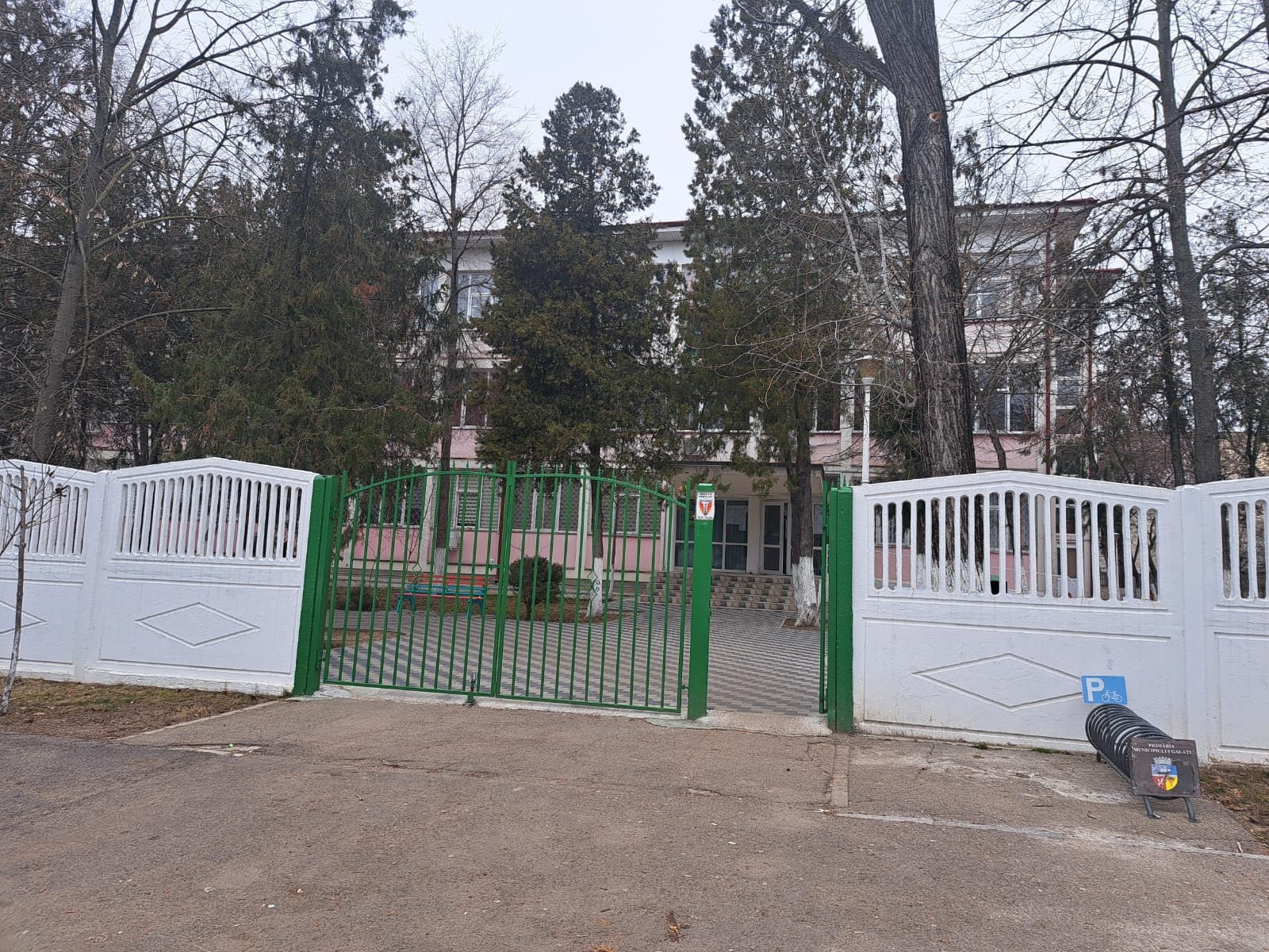 Concentrația de radon, măsurată în aerul din clădirile Liceului „Emil Racoviță”