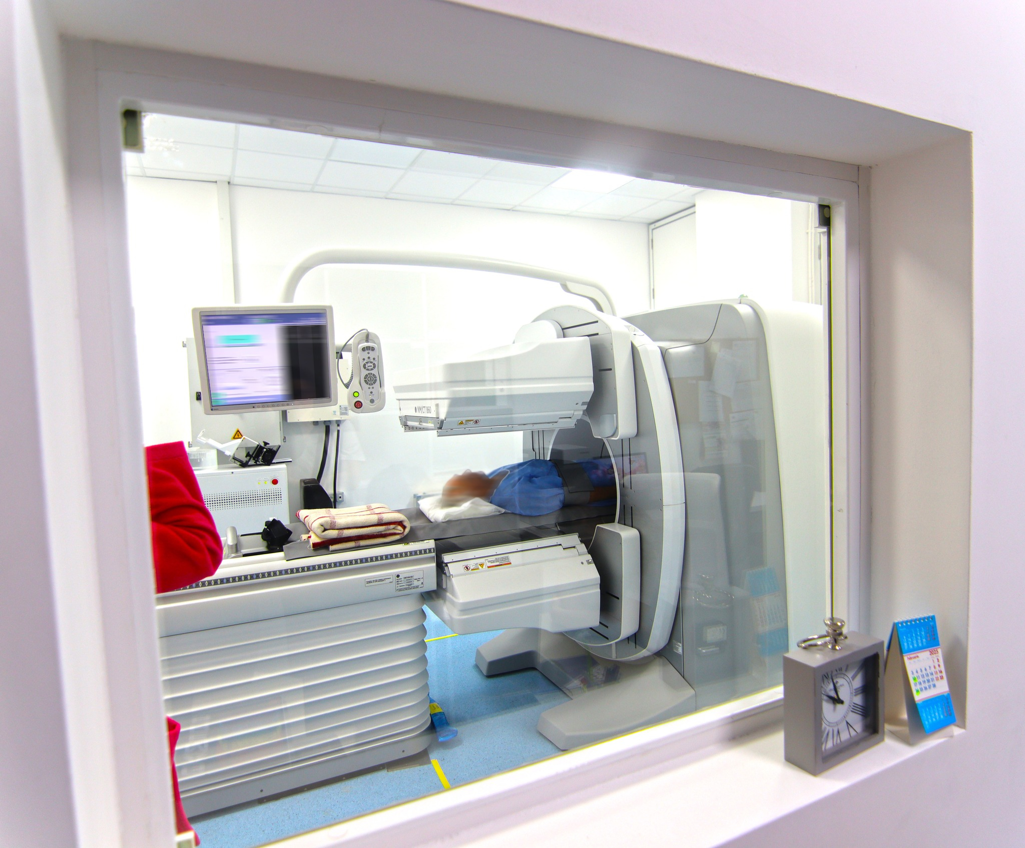 Tomografie SPECT-CT pentru identificarea și tratarea cancerului