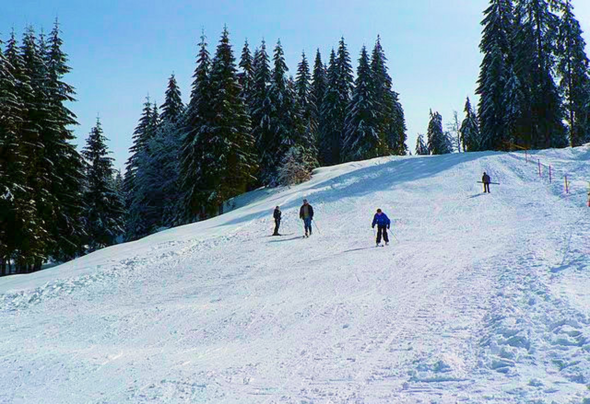 Localitatea din România unde plouă și ninge cel mai mult