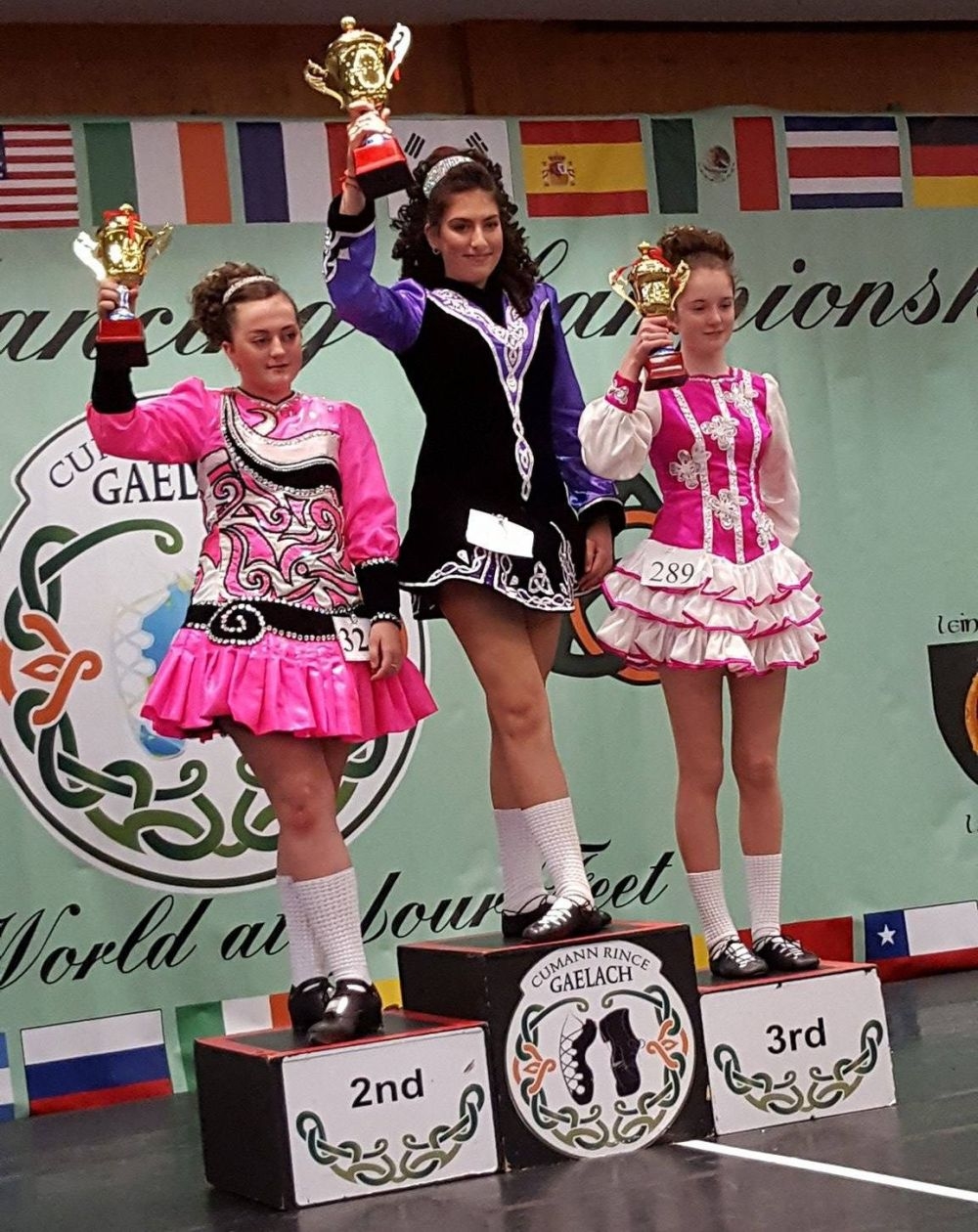 Poveşti din Insula de Smarald | Născută din părinţi gălăţeni, CAMPIOANĂ la dans irlandez (FOTO)