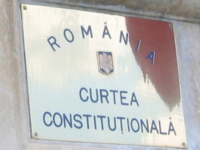 Curtea Constituţională, de acord cu amânarea pentru 2016 a plăţii drepturilor salariale câştigate de bugetari 