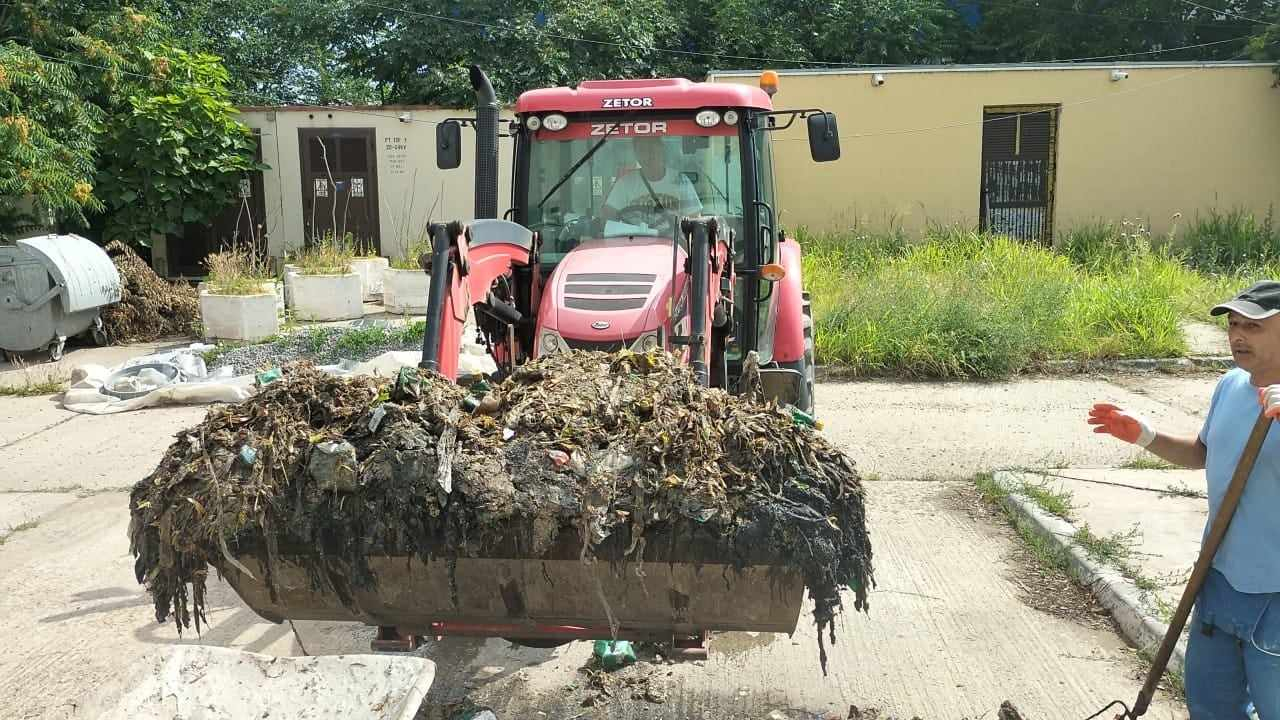 Stațiile de pompare şi canalizările din Galați, „învinse” de ploile de duminică