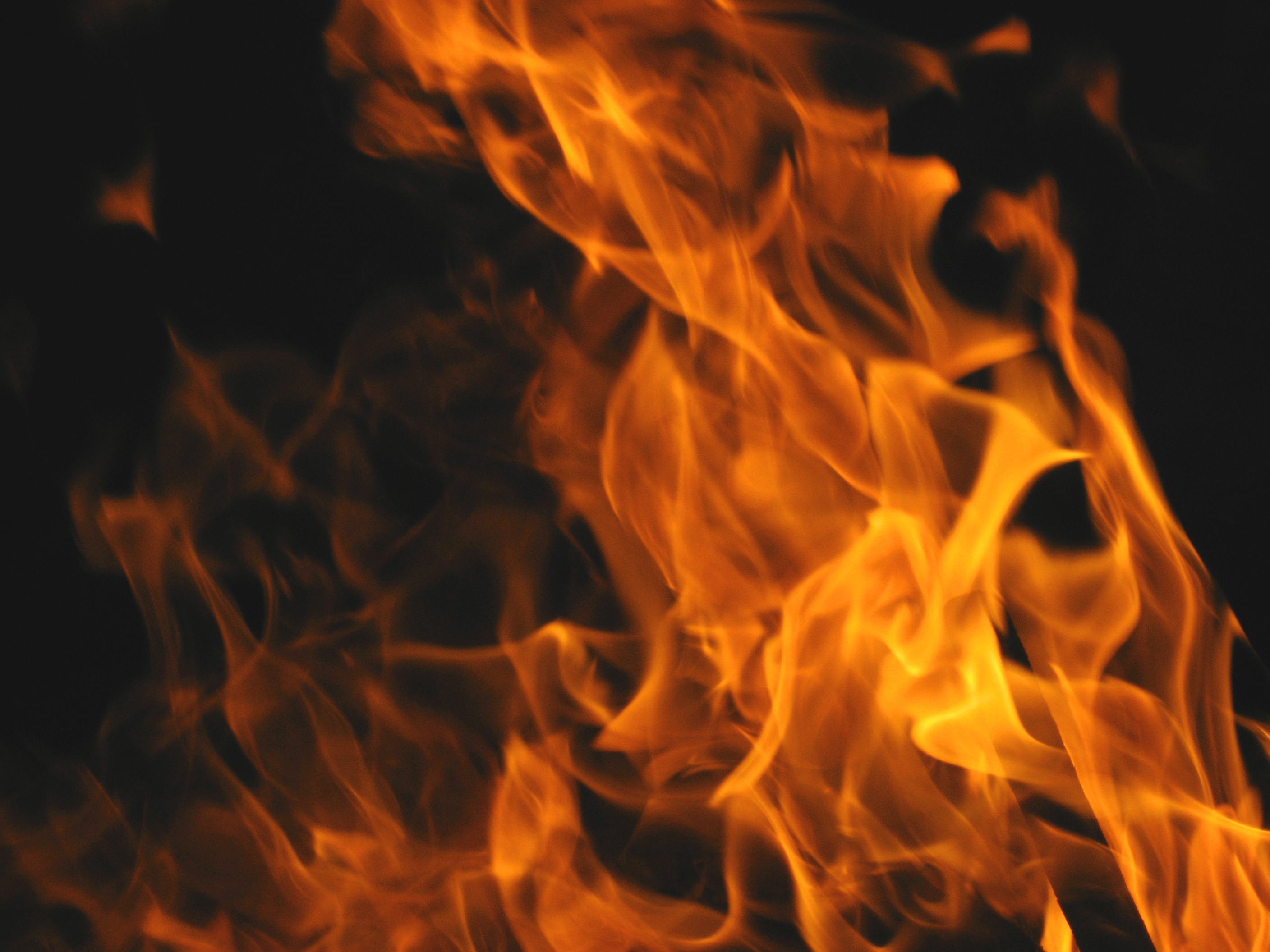 Pubele în flăcări, prin Galaţi