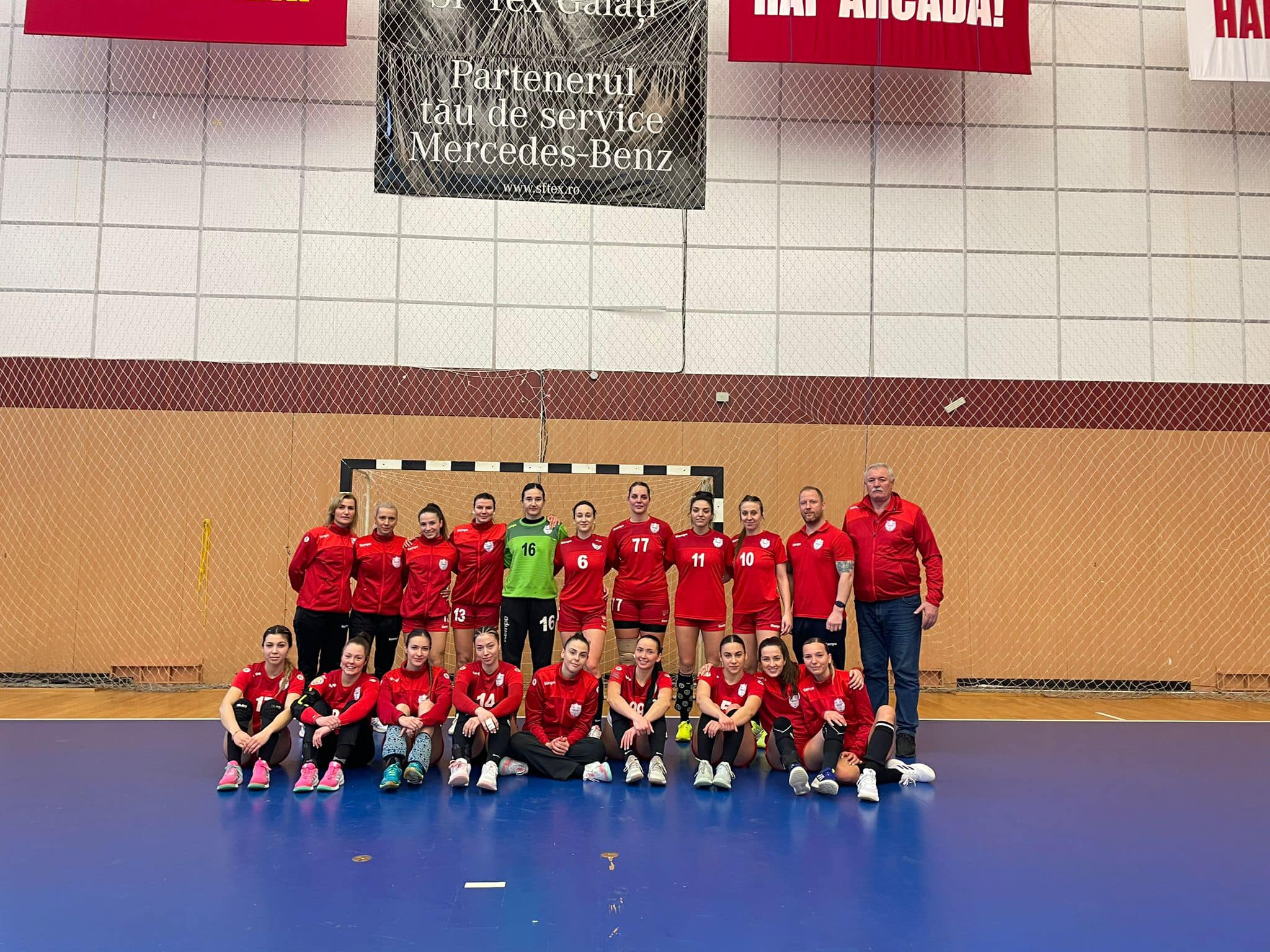 Din sportul gălăţean. Debut cu dreptul în play-off al handbalistelor