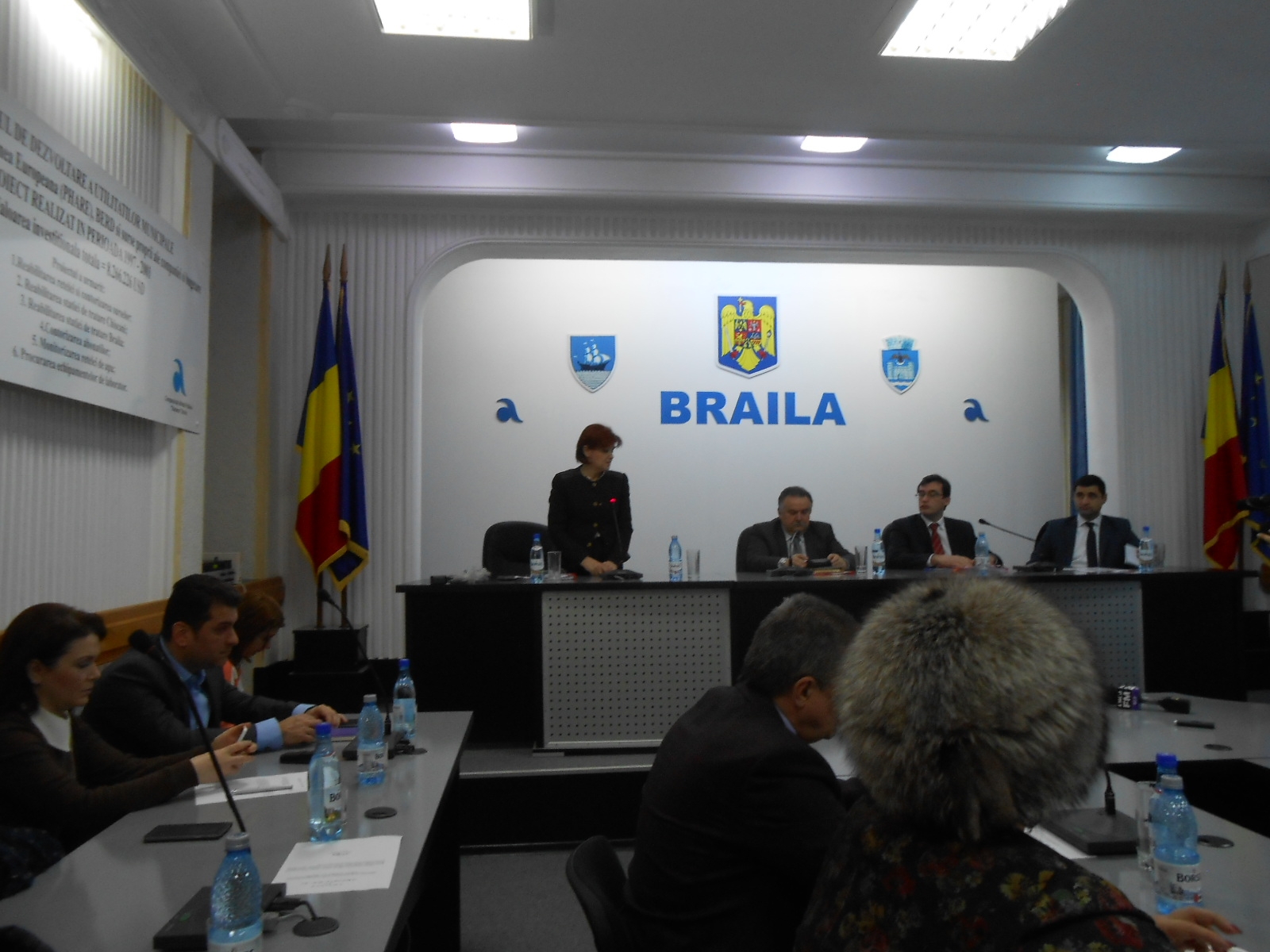 În locul primarului aflat în arest preventiv la Galaţi, o femeie conduce Brăila