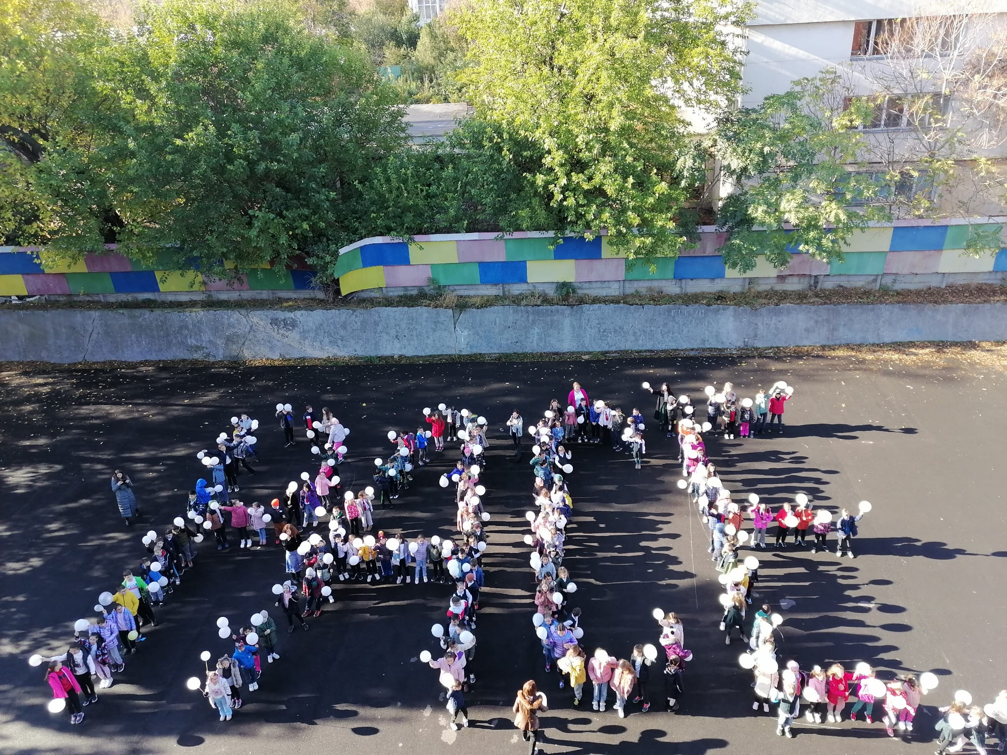 O pledoarie pentru pace, din inimi de copil