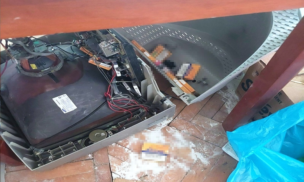 Gălățeni prinși cu țigări în televizoare și în mașina de spălat (FOTO)