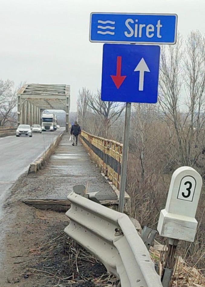 Restricții de circulație pe podul peste râul Siret