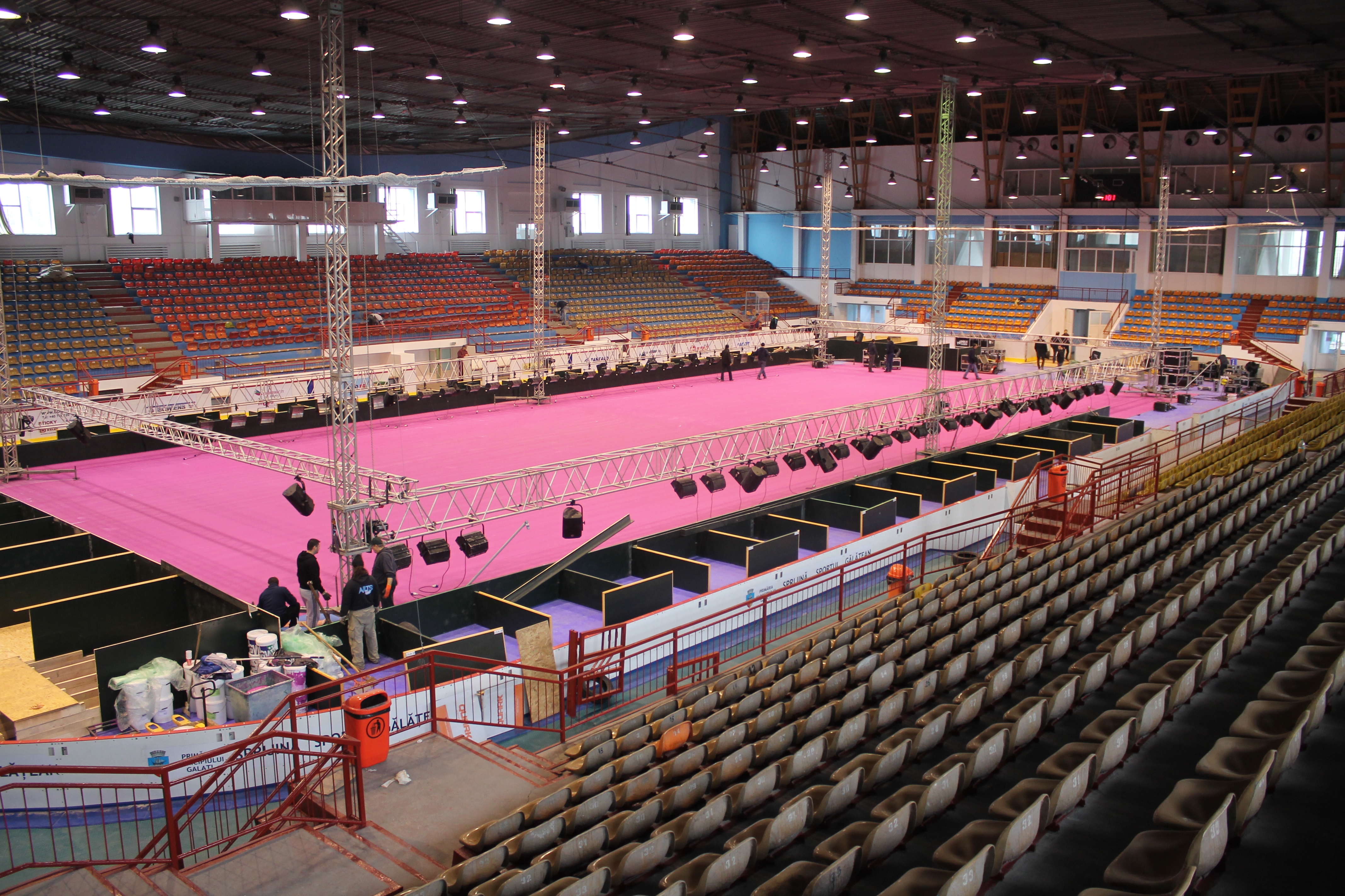 Simona Halep la Galaţi/ PATINOARUL, transformat complet! S-a ajuns la lumini, sonorizare şi suprafaţa de joc