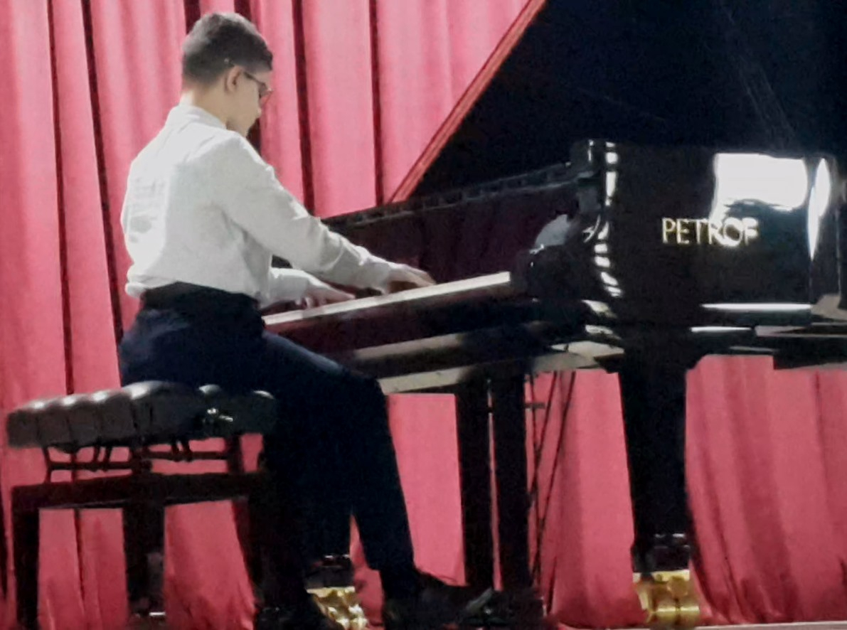 Liceul de Arte "Dimitrie Cuclin" - Premiul I la pian la Olimpiada Zonală