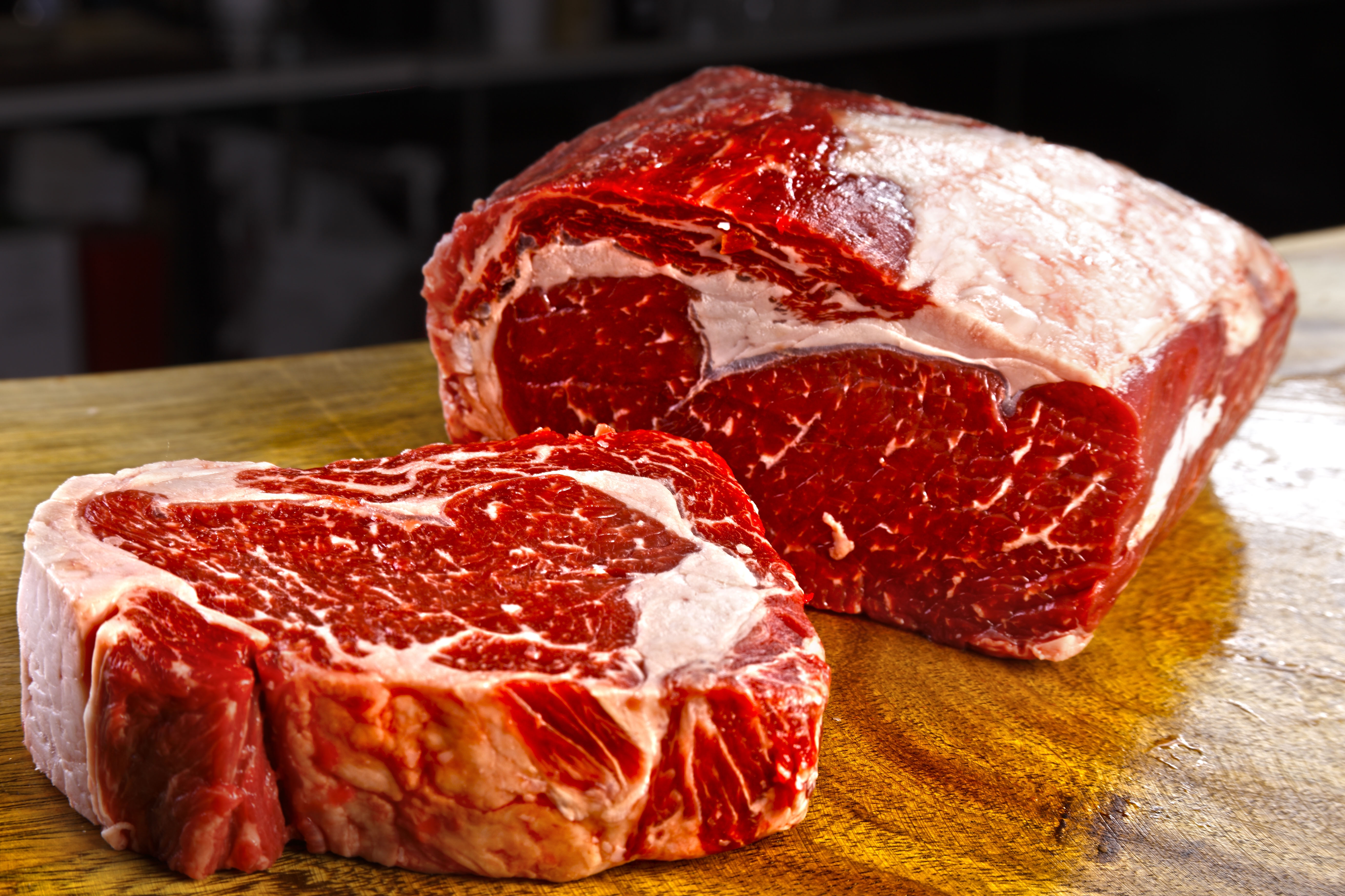 Câtă CARNE scot anual pe piaţă fermele gălăţene