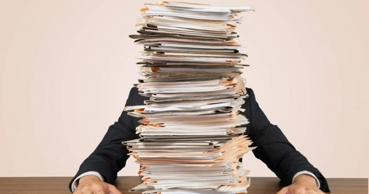 Românii și labirintul de hârtie