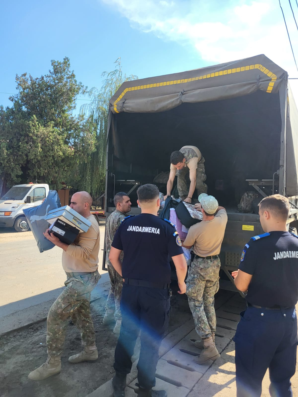 Judecătorii s-au unit să-i ajute pe sinistrați